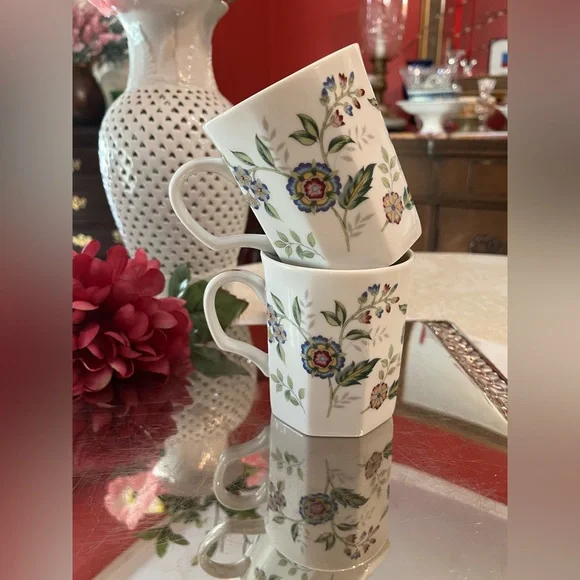 2 Andrea by Sadek Buckingham Coffee/Tea Mugs White Octagonal Floral Gold Japan - Picture 4 of 14